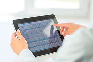 Tablet con informes en tiempo real CheckPool